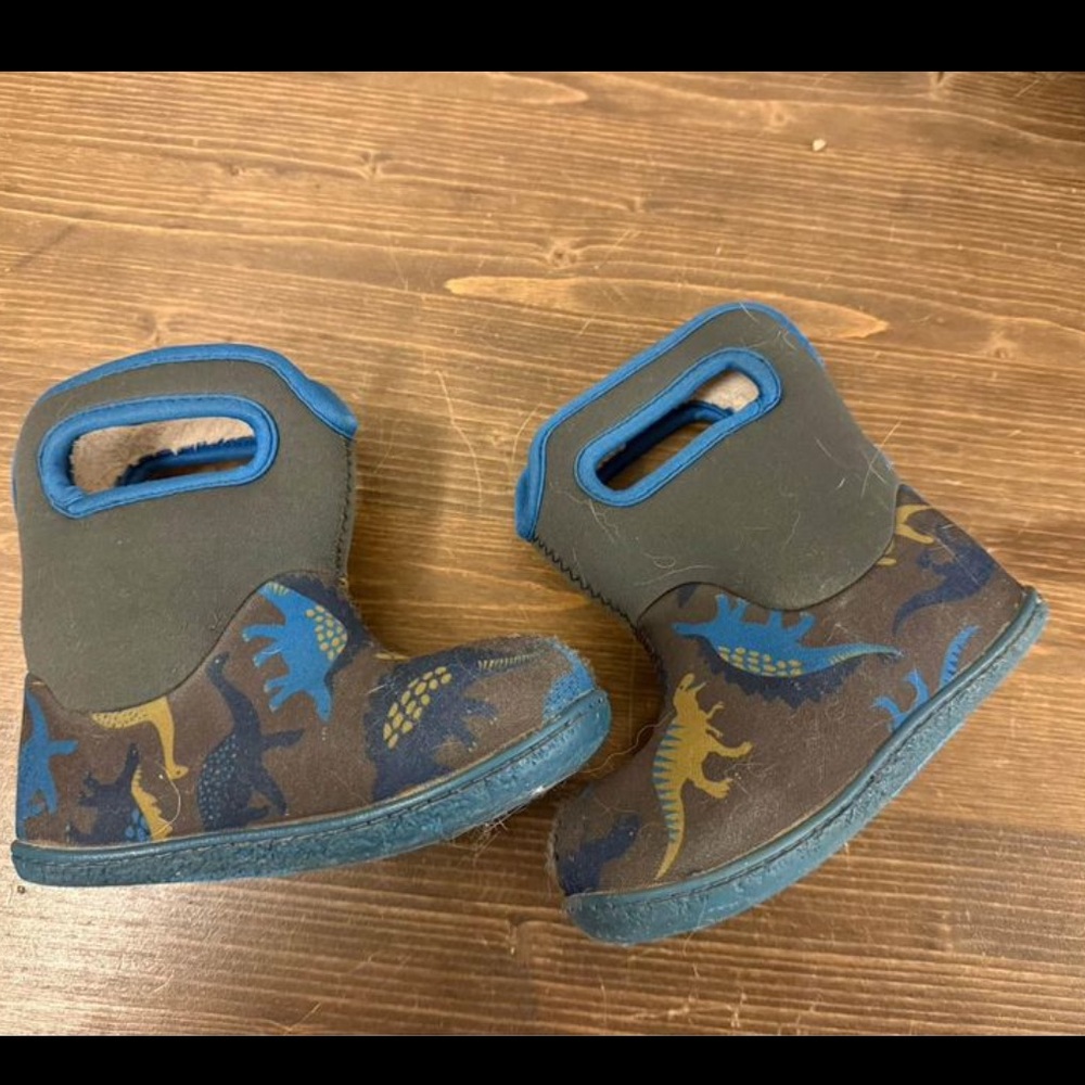 Bogs winter boots. Toddler size 8.